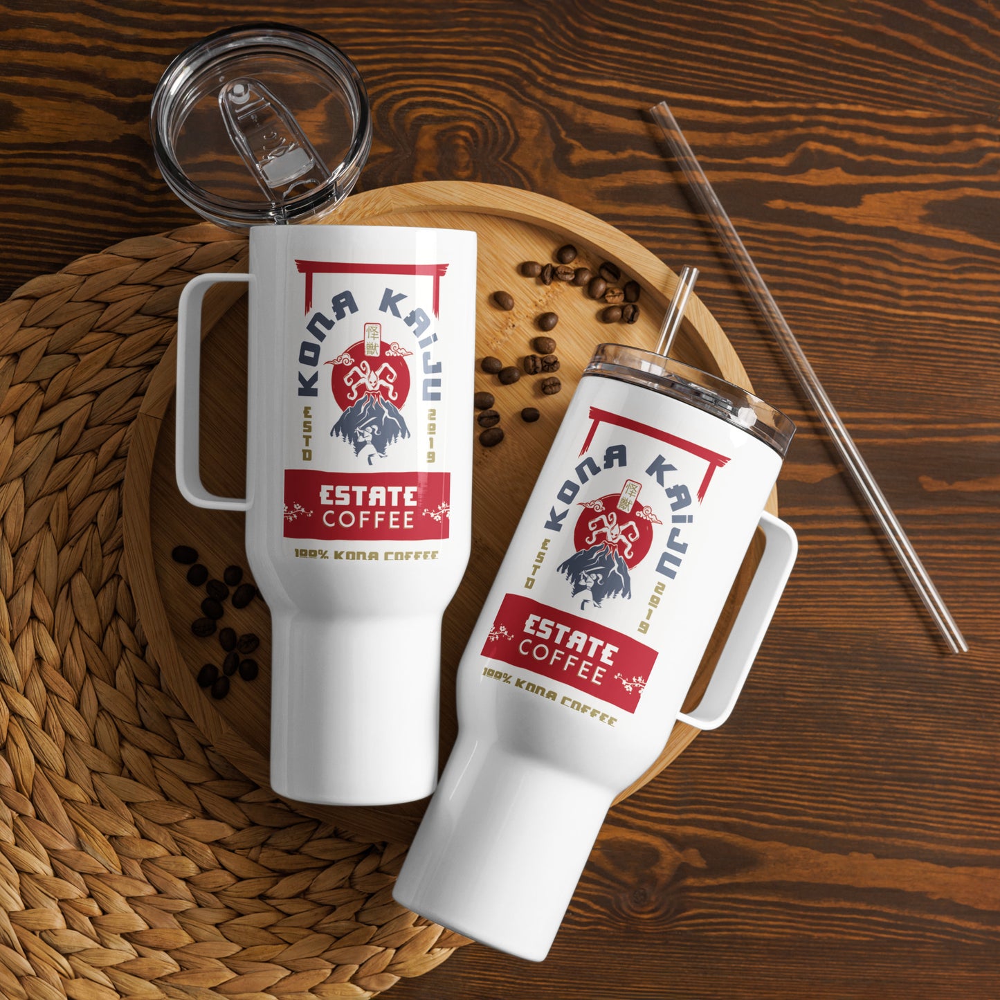 Travel mug with a handle